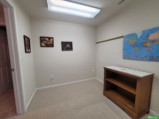 819 S Country Club Avenue, York, NE 68467