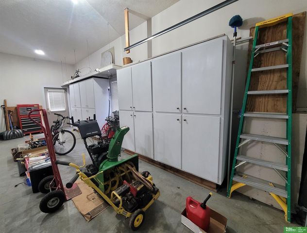 819 S Country Club Avenue, York, NE 68467