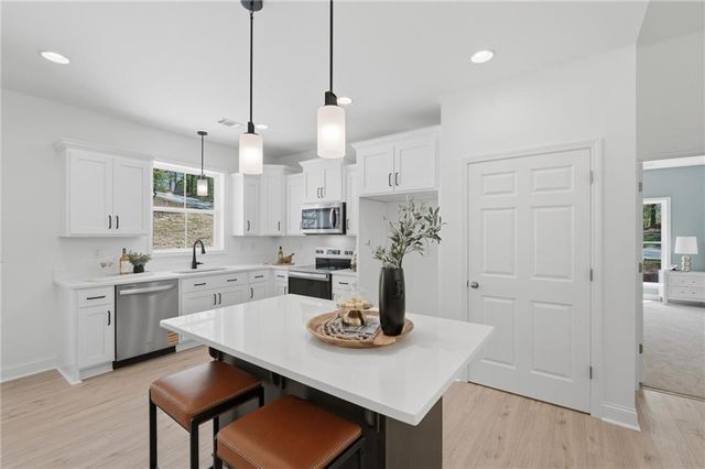 3705 Ronny Way, Gainesville, GA 30506