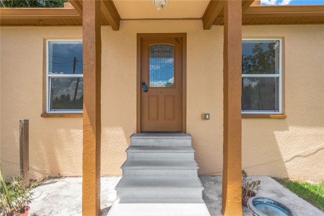 808 1ST AVENUE NE, Ruskin, FL 33570