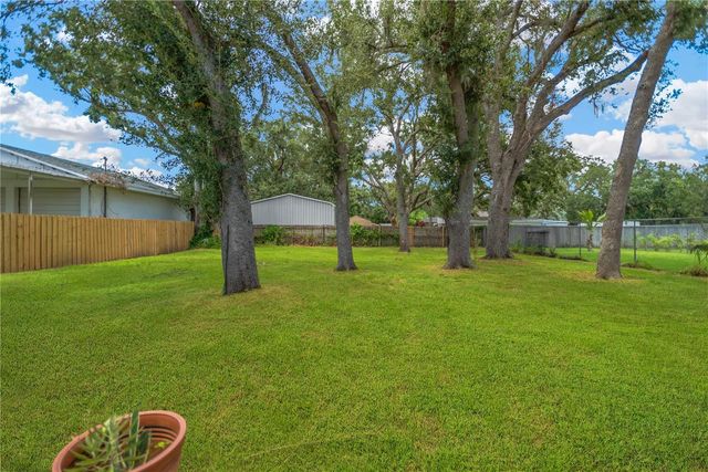 808 1ST AVENUE NE, Ruskin, FL 33570