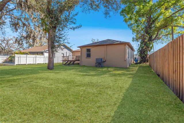 808 1ST AVENUE NE, Ruskin, FL 33570