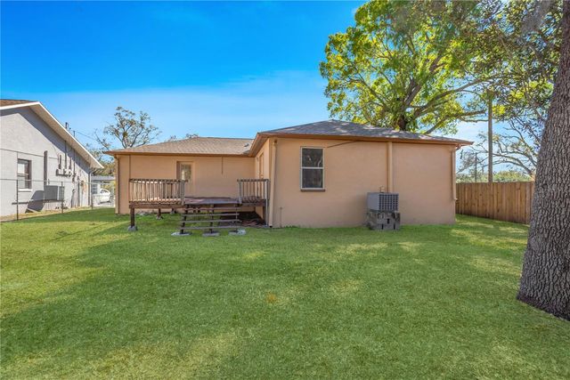 808 1ST AVENUE NE, Ruskin, FL 33570