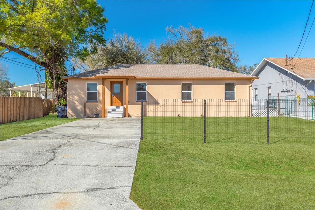 808 1ST AVENUE NE, Ruskin, FL 33570