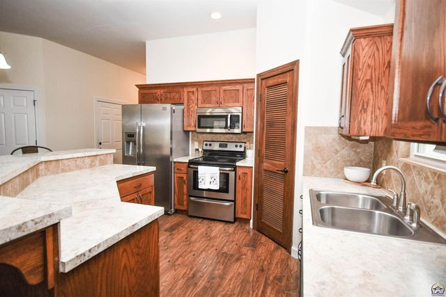 5508 SW Ojai ST, Topeka, KS 66614