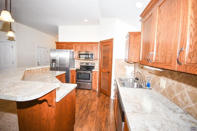 5508 SW Ojai ST, Topeka, KS 66614