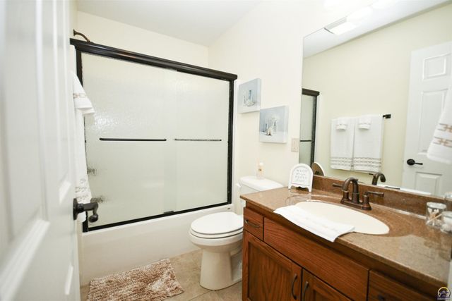 5508 SW Ojai ST, Topeka, KS 66614