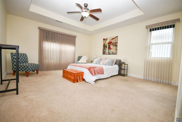 5508 SW Ojai ST, Topeka, KS 66614