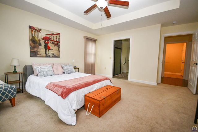 5508 SW Ojai ST, Topeka, KS 66614