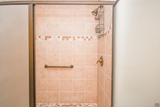 5508 SW Ojai ST, Topeka, KS 66614