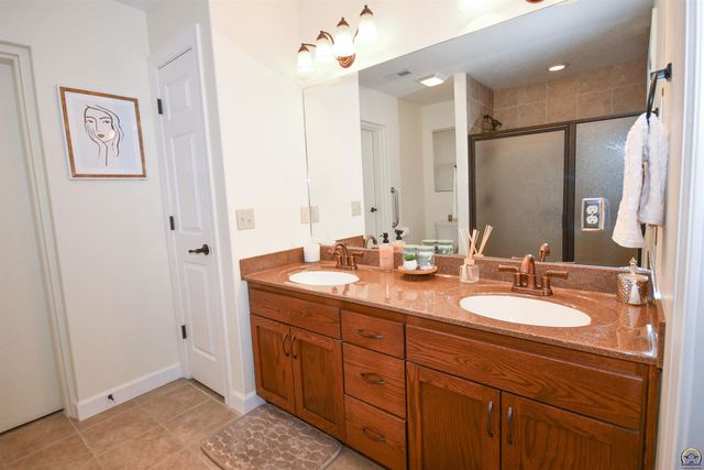 5508 SW Ojai ST, Topeka, KS 66614