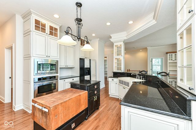 10655 Sunset Point Lane, Fishers, IN 46037