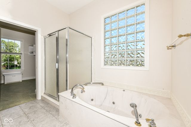 10655 Sunset Point Lane, Fishers, IN 46037