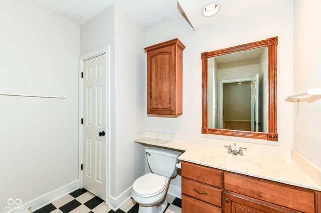 10655 Sunset Point Lane, Fishers, IN 46037