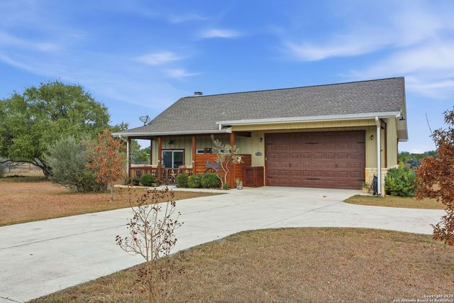 116 Martingale Trl., Bandera, TX 78003