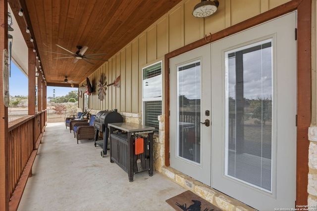 116 Martingale Trl., Bandera, TX 78003