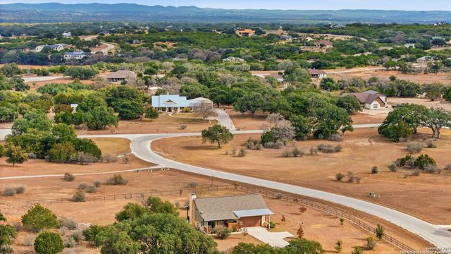 116 Martingale Trl., Bandera, TX 78003
