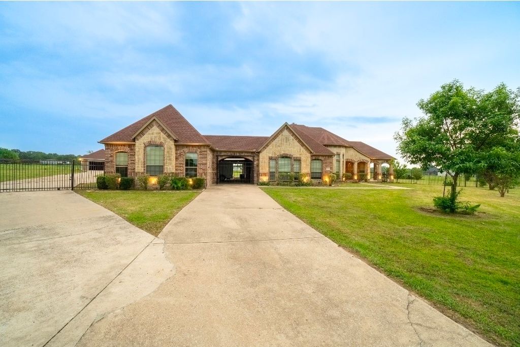 6475 Graham point Trail, Royse City, TX 75189