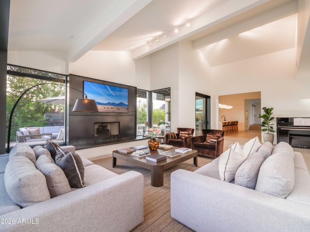 7222 N 23RD Place, Phoenix, AZ 85020