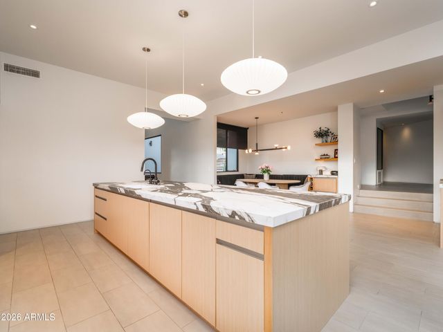 7222 N 23RD Place, Phoenix, AZ 85020