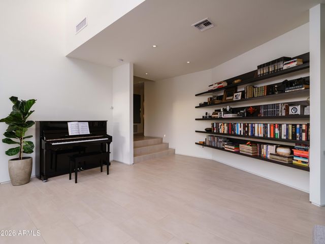 7222 N 23RD Place, Phoenix, AZ 85020