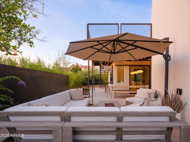 7222 N 23RD Place, Phoenix, AZ 85020
