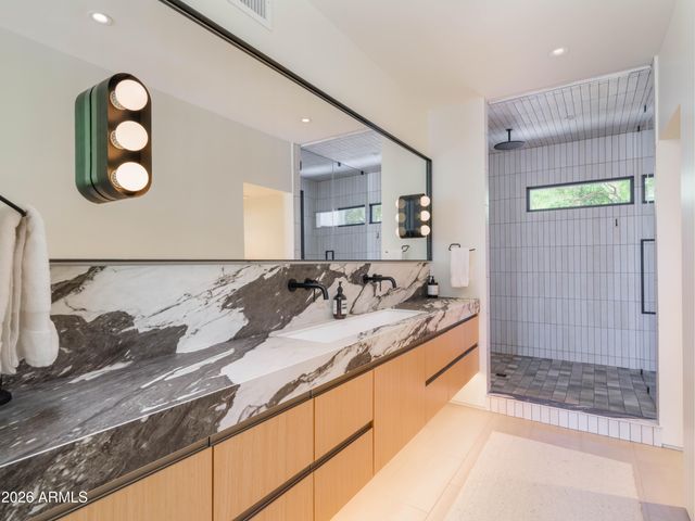 7222 N 23RD Place, Phoenix, AZ 85020