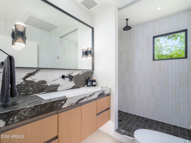 7222 N 23RD Place, Phoenix, AZ 85020