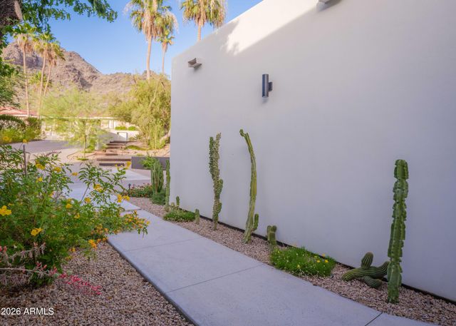 7222 N 23RD Place, Phoenix, AZ 85020