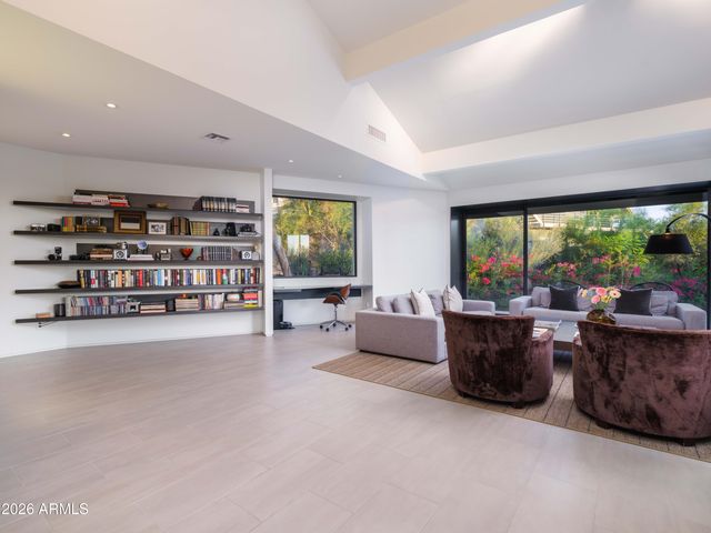 7222 N 23RD Place, Phoenix, AZ 85020