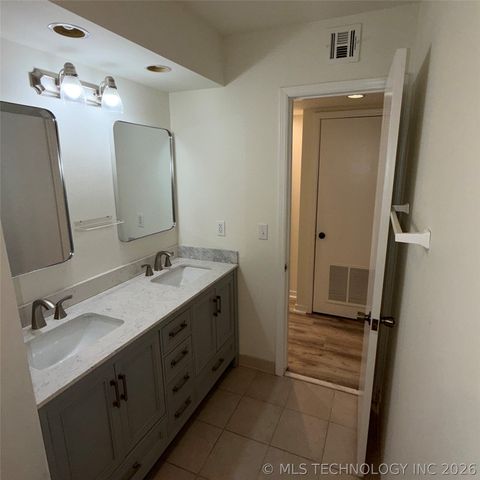 4740 E 68th Street 254, Tulsa, OK 74136