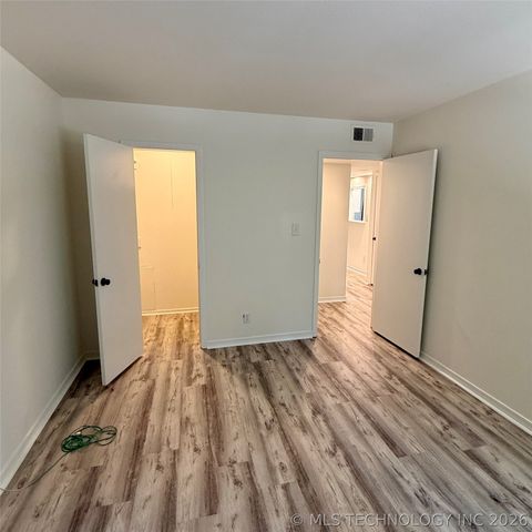 4740 E 68th Street 254, Tulsa, OK 74136