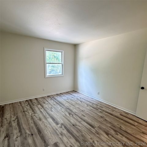 4740 E 68th Street 254, Tulsa, OK 74136