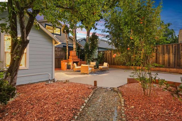 1435 Berkeley Way, Berkeley, CA 94702