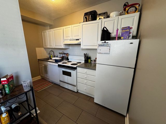 1870 Beacon St. 6-6A, Boston, MA 02135