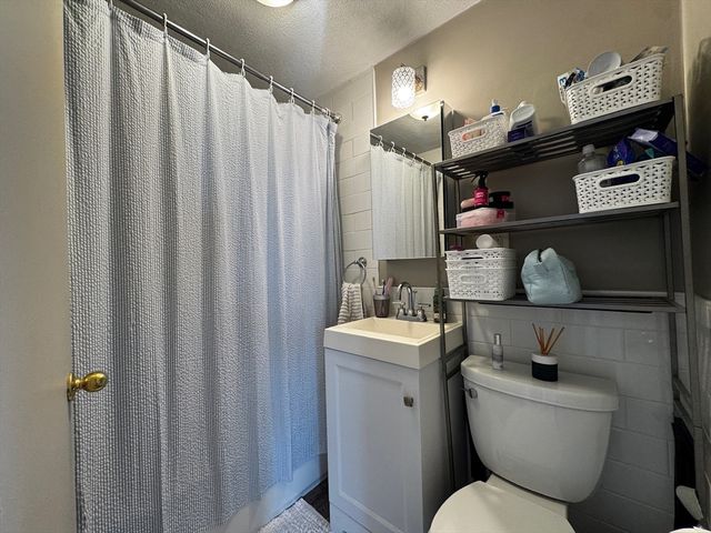 1870 Beacon St. 6-6A, Boston, MA 02135