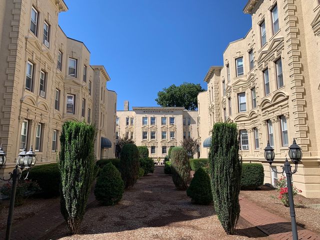 1870 Beacon St. 6-6A, Boston, MA 02135