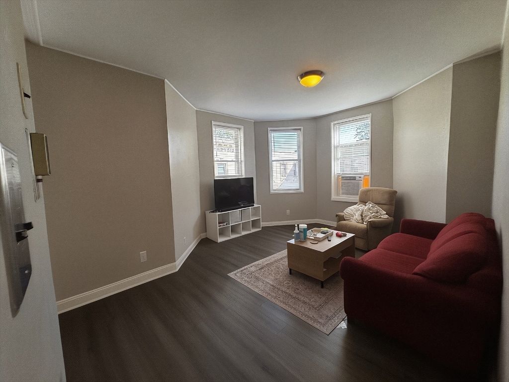 1870 Beacon St. 6-6A, Boston, MA 02135