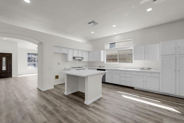 1019 Carrie St, Stockton, CA 95206