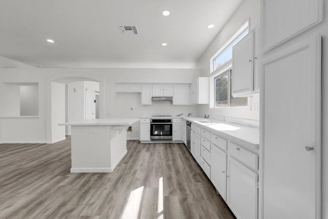 1019 Carrie St, Stockton, CA 95206