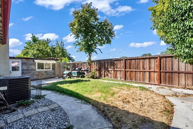 1019 Carrie St, Stockton, CA 95206