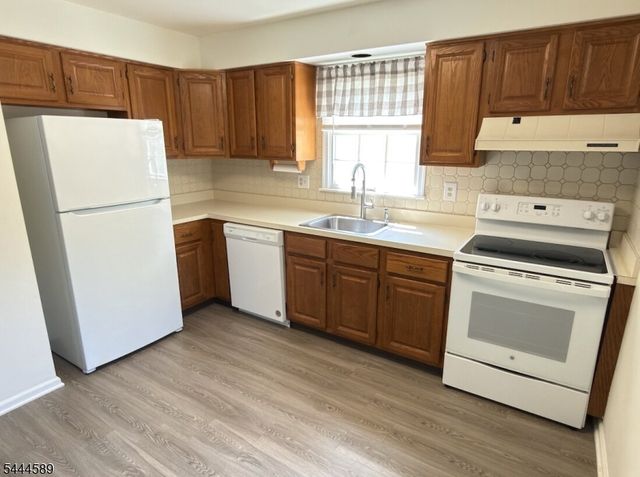 149 Mockingbird Ct 149, Readington Twp., NJ 08887