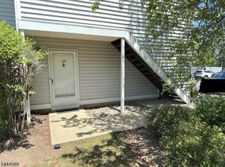 149 Mockingbird Ct 149, Readington Twp., NJ 08887