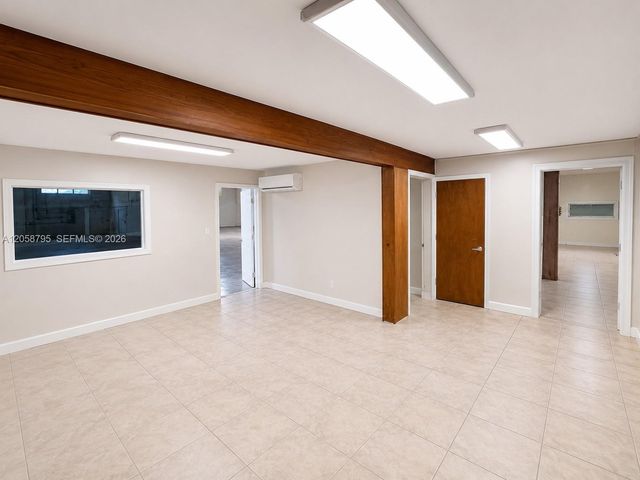 1085 E 27th St, Hialeah, FL 33013