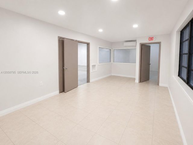 1085 E 27th St, Hialeah, FL 33013