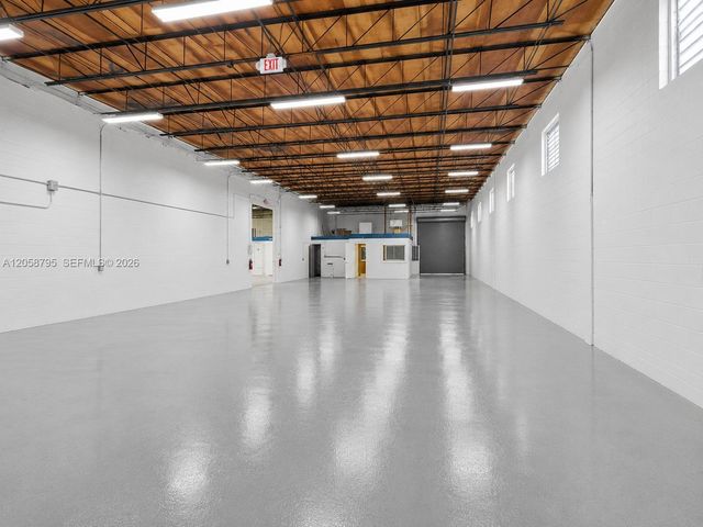 1085 E 27th St, Hialeah, FL 33013