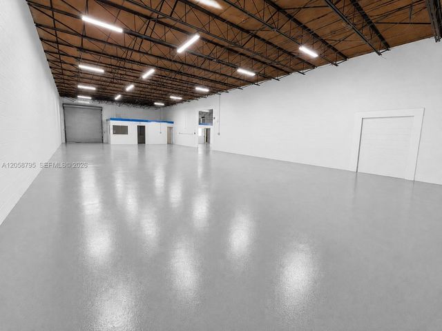 1085 E 27th St, Hialeah, FL 33013