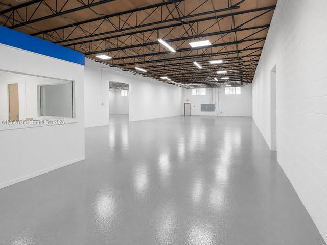 1085 E 27th St, Hialeah, FL 33013