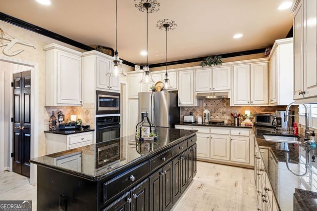 49 Old Mountain Road NW, Powder Springs, GA 30127