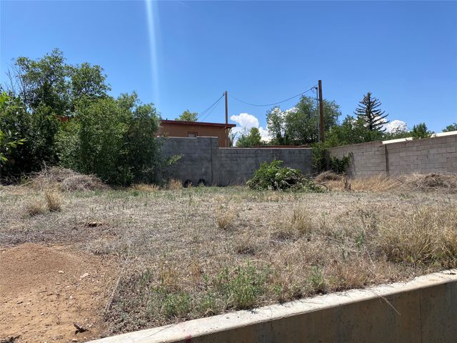 1304 Montoya Place, Santa Fe, NM 87505